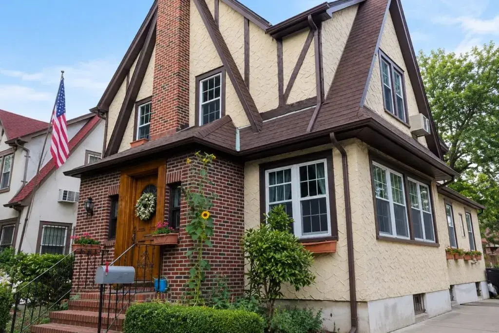 Casa de Donald Trump en Queens vendida por $1.93 millones