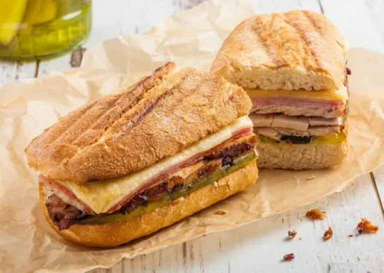 Sándwich cubano tradicional relacionado con la historia gastronómica de Miami, Tampa y las comunidades cubanas de Florida.