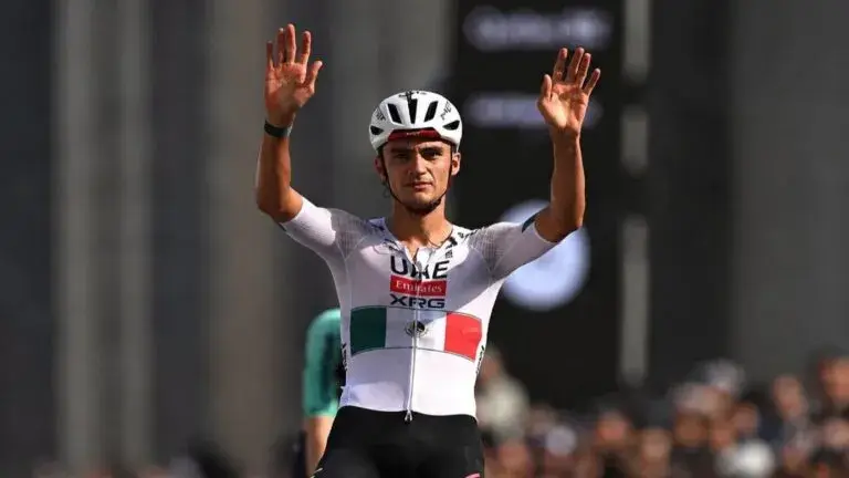 Isaac del Toro gana el Gran Premio de Montreal y se prepara para disputar el Campeonato Mundial de ciclismo