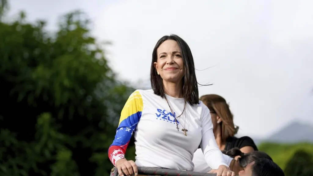 María Corina Machado intenta regresar a Venezuela desde Panamá