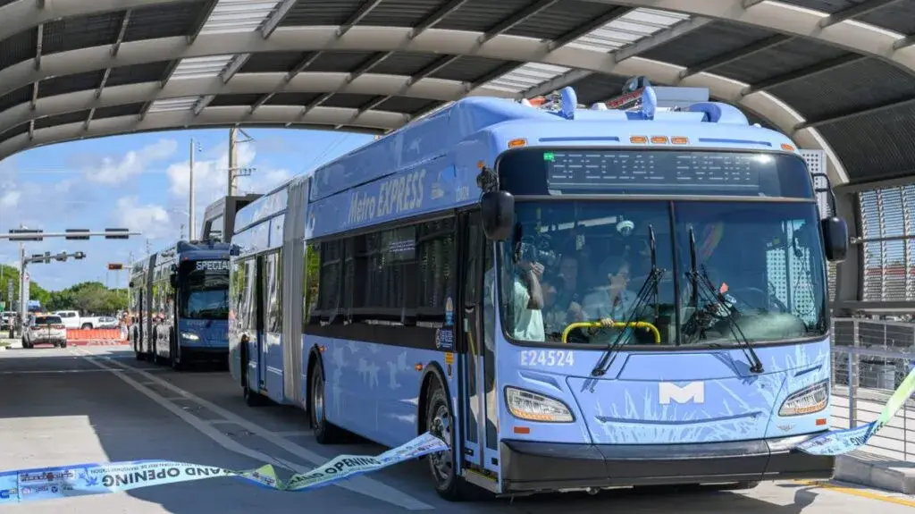 Miami-Dade propone recortes de rutas y horarios del transporte público en su presupuesto 2026-2027