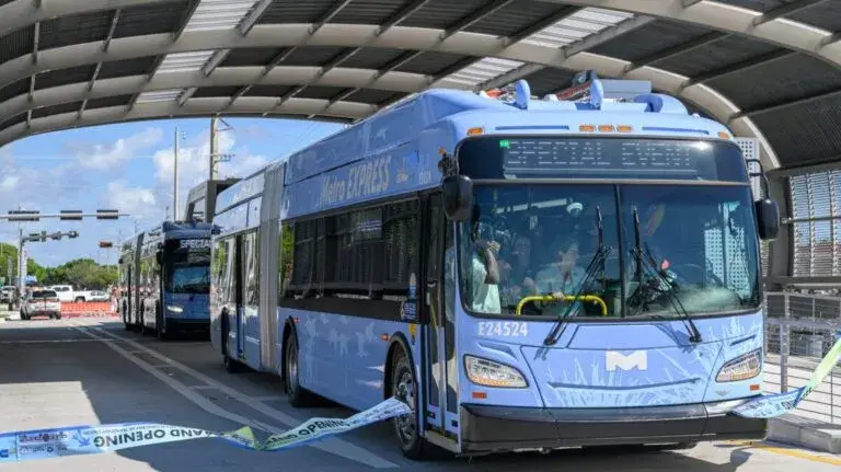 Miami-Dade propone recortes de rutas y horarios del transporte público en su presupuesto 2026-2027