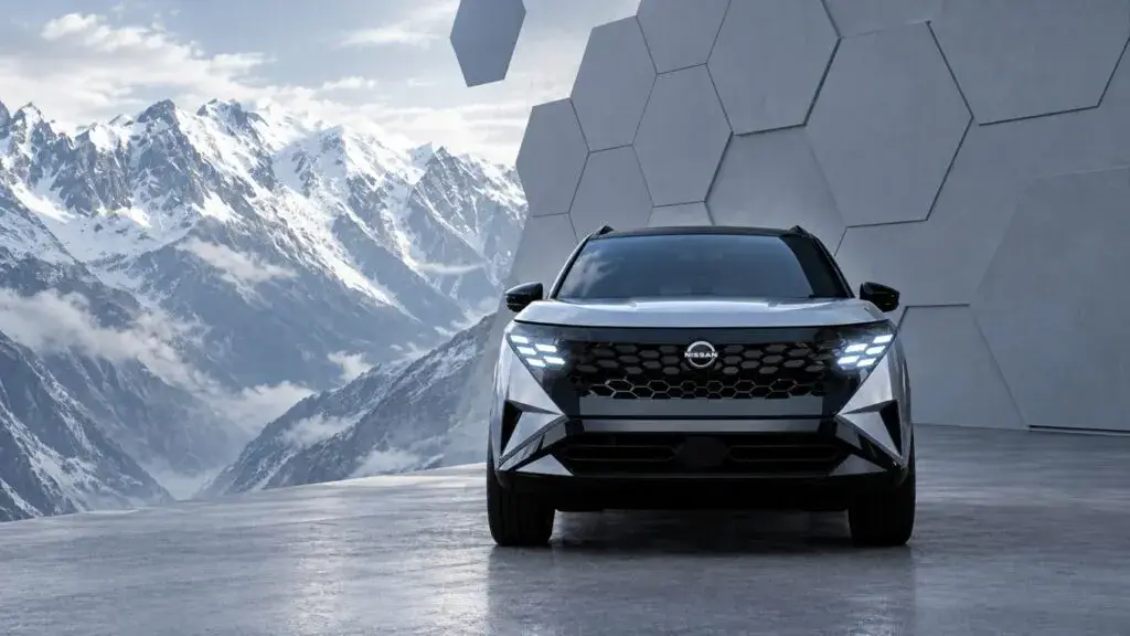 Nissan X-Trail actualizada en México junto a una nueva camioneta Rogue híbrida preparada para Estados Unidos.