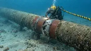 Embarcaciones de Pemex atienden un derrame en el Golfo de México frente a las costas de Campeche.