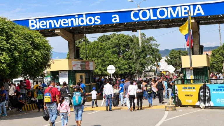 Venezolanos buscan alternativas para regularizar su situación migratoria en Colombia