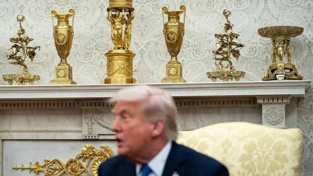 Donald Trump responde a Barack Obama por comparar la decoración dorada de la Casa Blanca con los restaurantes The Cheesecake Factory