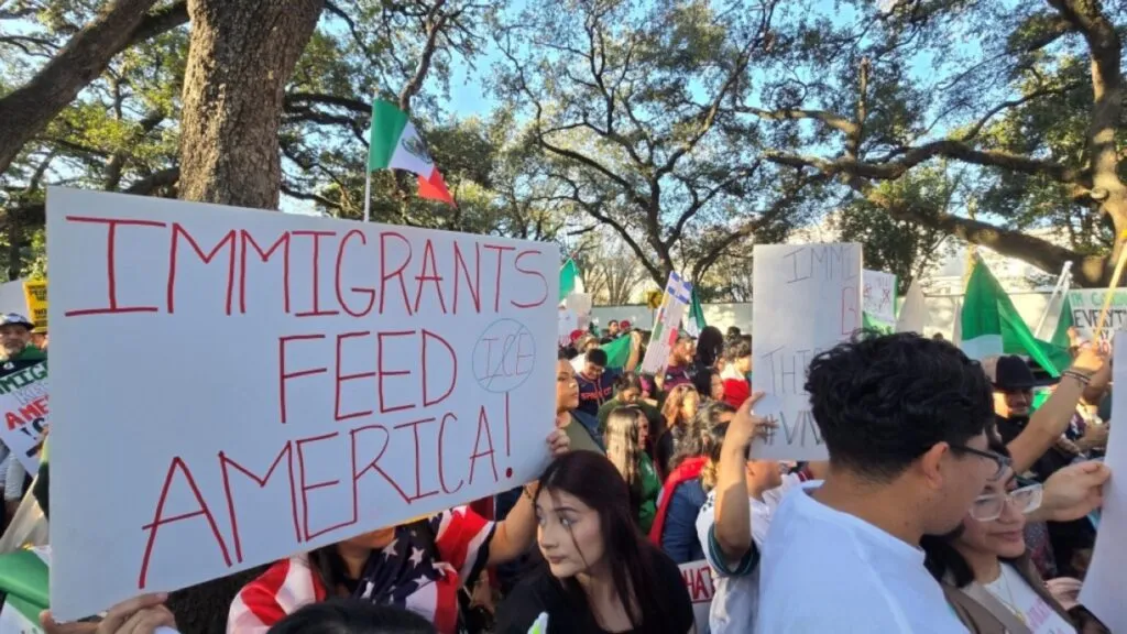 Latinos enfrentan dificultades económicas por el costo de vida