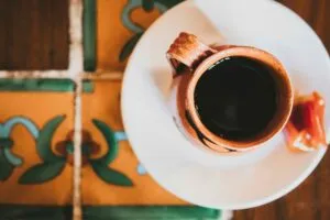 Café mexicano producido en regiones cafetaleras del país gana reconocimiento por su producción y crecimiento de exportaciones.