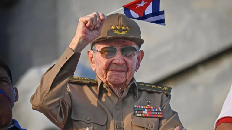 Raúl Castro enfrenta una orden de arresto en Florida por el derribo de avionetas de Hermanos al Rescate