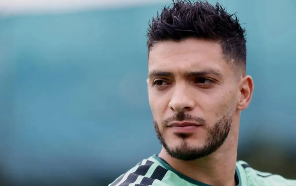 Raúl Jiménez será operado de la rodilla mientras México prepara sus partidos contra Jamaica con Santiago Giménez y la Hormiga González.