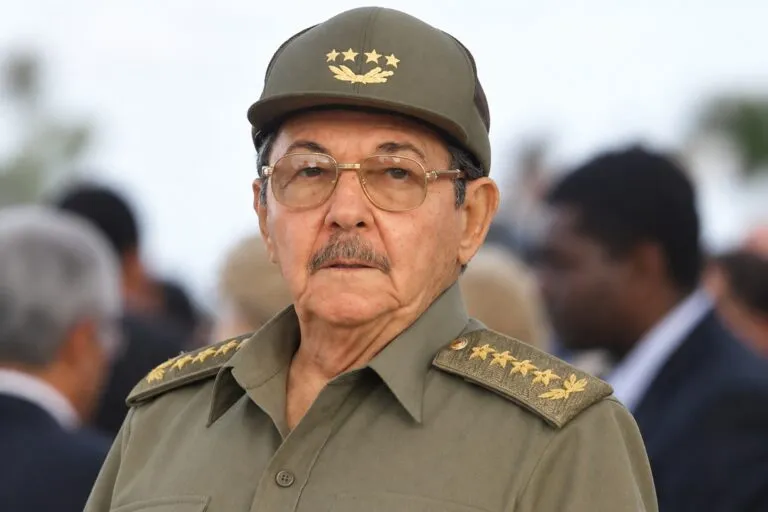 Una jueza de Miami emite una orden de arresto contra Raúl Castro por el caso de las avionetas de Hermanos al Rescate.
