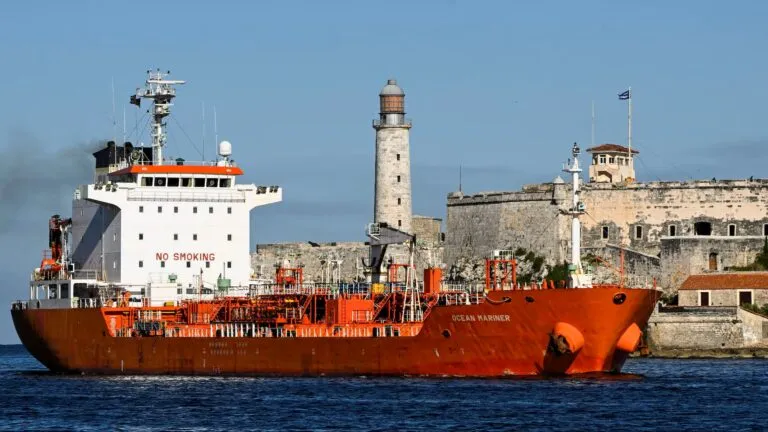Pemex deja de reportar cargamentos de petróleo y gasolina hacia Cuba