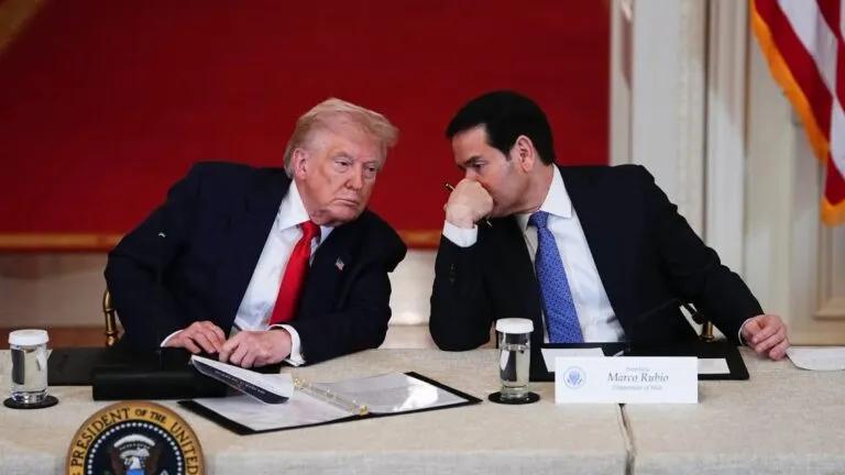 Gobierno de Donald Trump aumenta la presión política y militar sobre Cuba mediante advertencias y sanciones