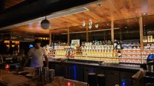 Platillos de comida mexicana servidos en un restaurante de Wynwood, Miami, con tostadas, aguachiles y especialidades tradicionales.